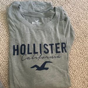 Hollister tshirt long sleeve, like new size Small